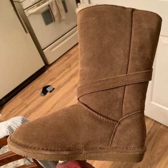 COPY - Bearpaw boots - Picture 3 of 5